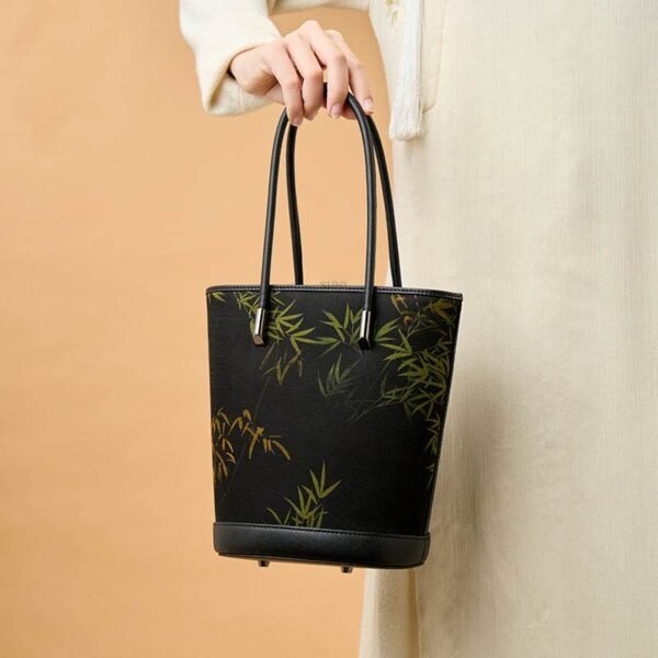 3_祥雲舎_シルク_バンブープリント_クロスボディ_バケットバッグ_P110608 3_Xiangyunsha_Silk_Bamboo_Print_Crossbody_Bucket_Bag_P110608