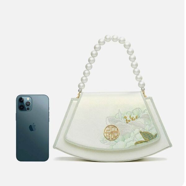 刺繍_レザー_ヴィンテージ_ホワイト_ロータス_ハンドバッグ_ペンダント付き_中文-2476575 Embroidery_Leather_Vintage_White_Lotus_Handbag_with_Pendant_-_SinoCultural-2476575