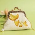 Embroidery_Vintage_Mini_Coin_Kiss_Lock_Purse_Wallet_-_SinoCultural-2477568