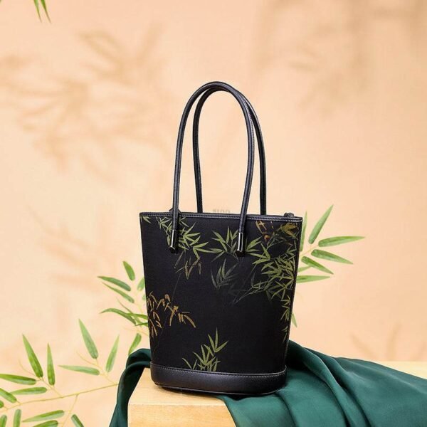 襄雲社_シルク_バンブープリント_クロスボディ_バケットバッグ_P110608_d Xiangyunsha_Silk_Bamboo_Print_Crossbody_Bucket_Bag_P110608_d