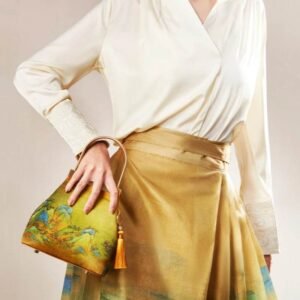 d_Chinese_Painting_Mulberry_Silk_High-end_Lux_Kiss_Lock_Clutch_Handbag_-_SinoCultural