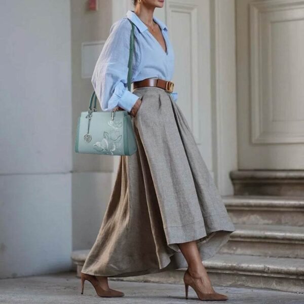 マグノリア・クロスボディ・トートバッグ・モデル magnolia-crossbody-tote-bag-model